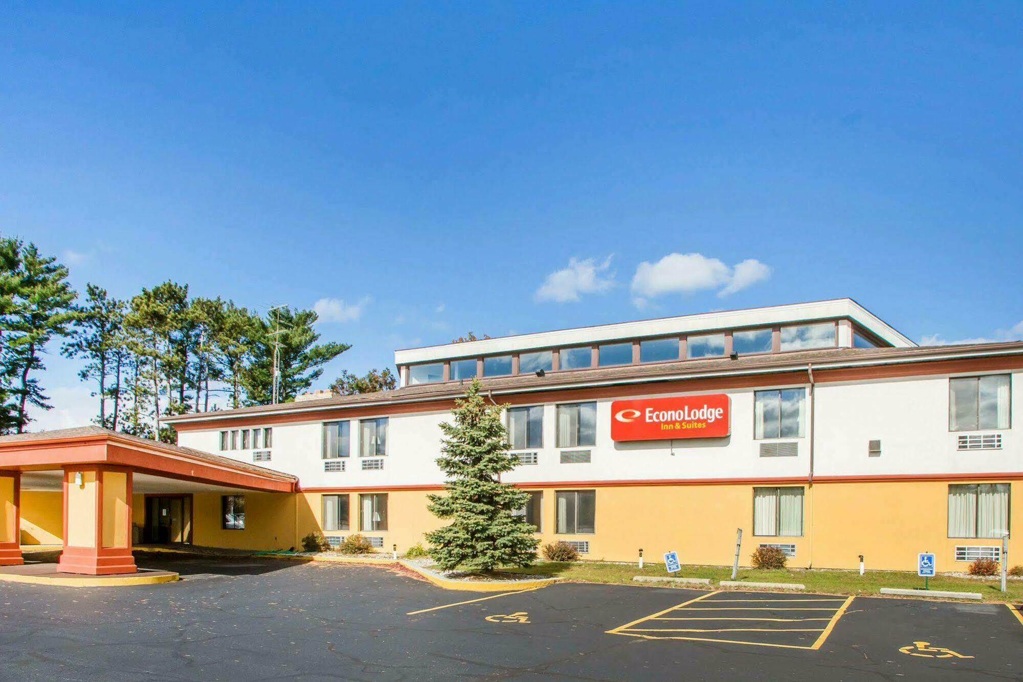 Econo Lodge Inn & Suites Stevens Point Exterior photo